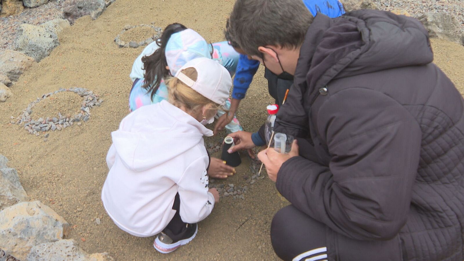 Aprenden geología y protocolos de emergencia - Telecanarias | Ver