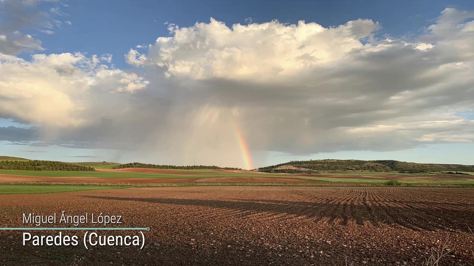 Levante fuerte en el Estrecho. Temperaturas altas en Canarias y la meseta Norte - ver ahora