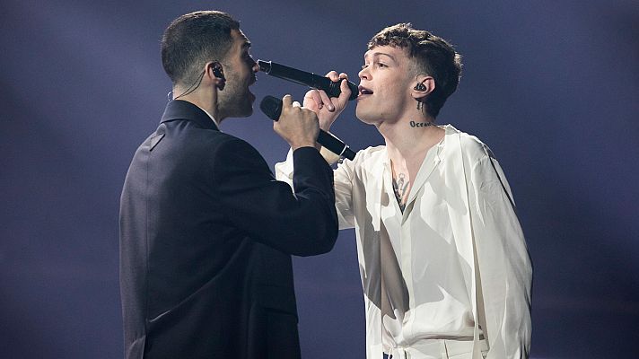 Italia: Mahmood & BLANCO canta "Brívidi" 