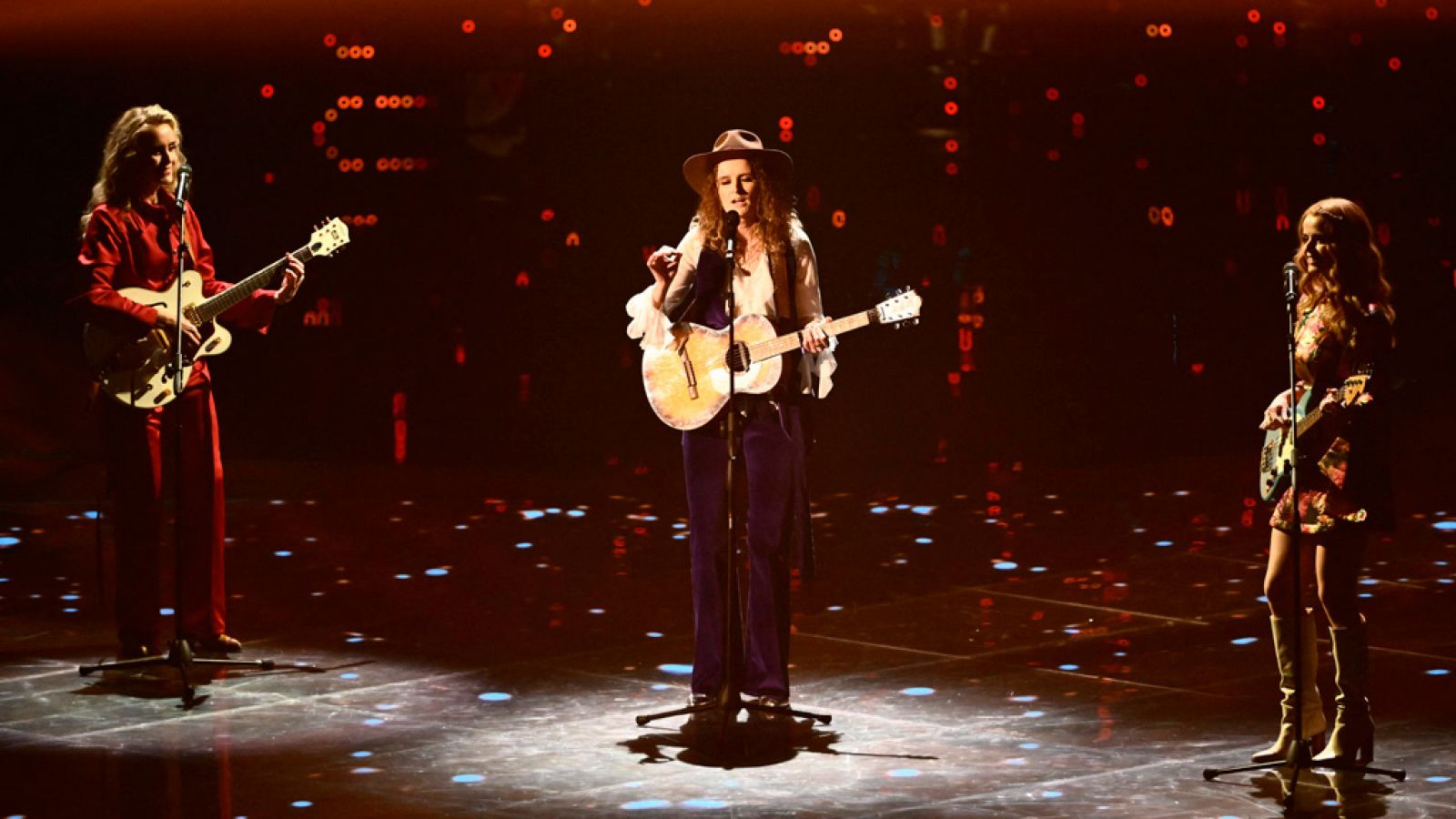 Eurovisión 2022 - Islandia: Systur canta "Með Hækkandi Sól" en la semifinal 1