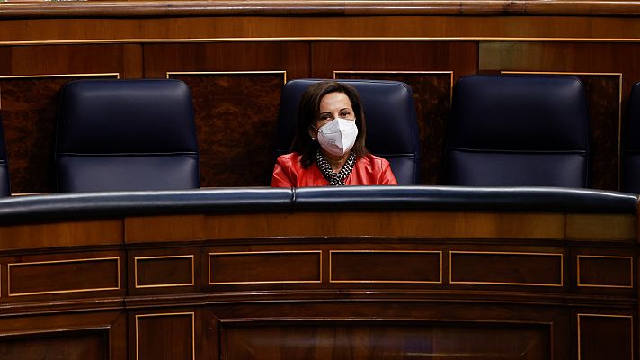 Informativo 24h - El PP cree que "se ha entregado la cabeza" de Esteban al independentismo y Robles dice que no admite lecciones en sentido de Estado