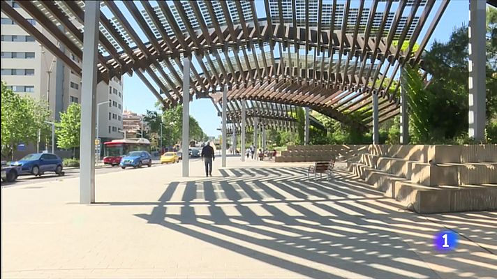 L'Informatiu - Barcelona proporcionarà als veïns electricitat de les plaques fotovoltaiques públiques