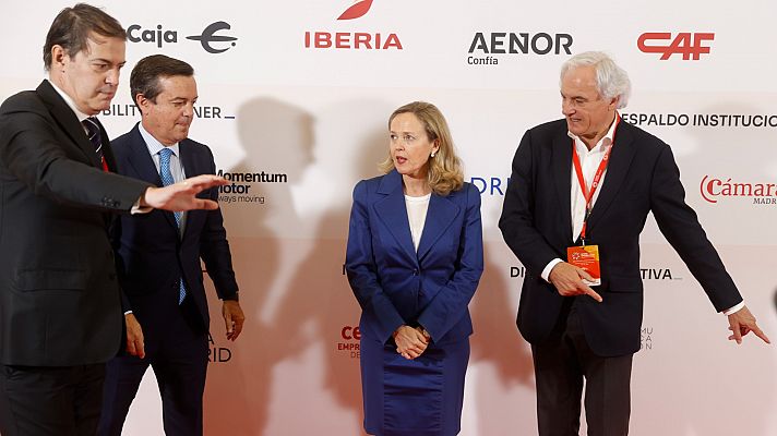 Telediario 2 - La 'no' foto de Calviño reabre el debate sobre la importancia de plantarse ante los gestos sexistas