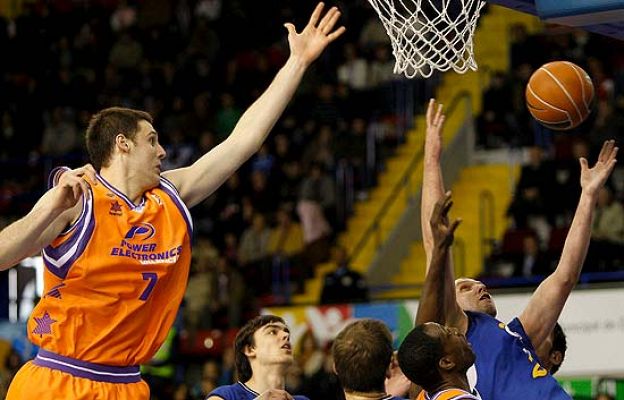 Baloncesto en RTVE - Cajasol 82 - 53 P. E. Valencia