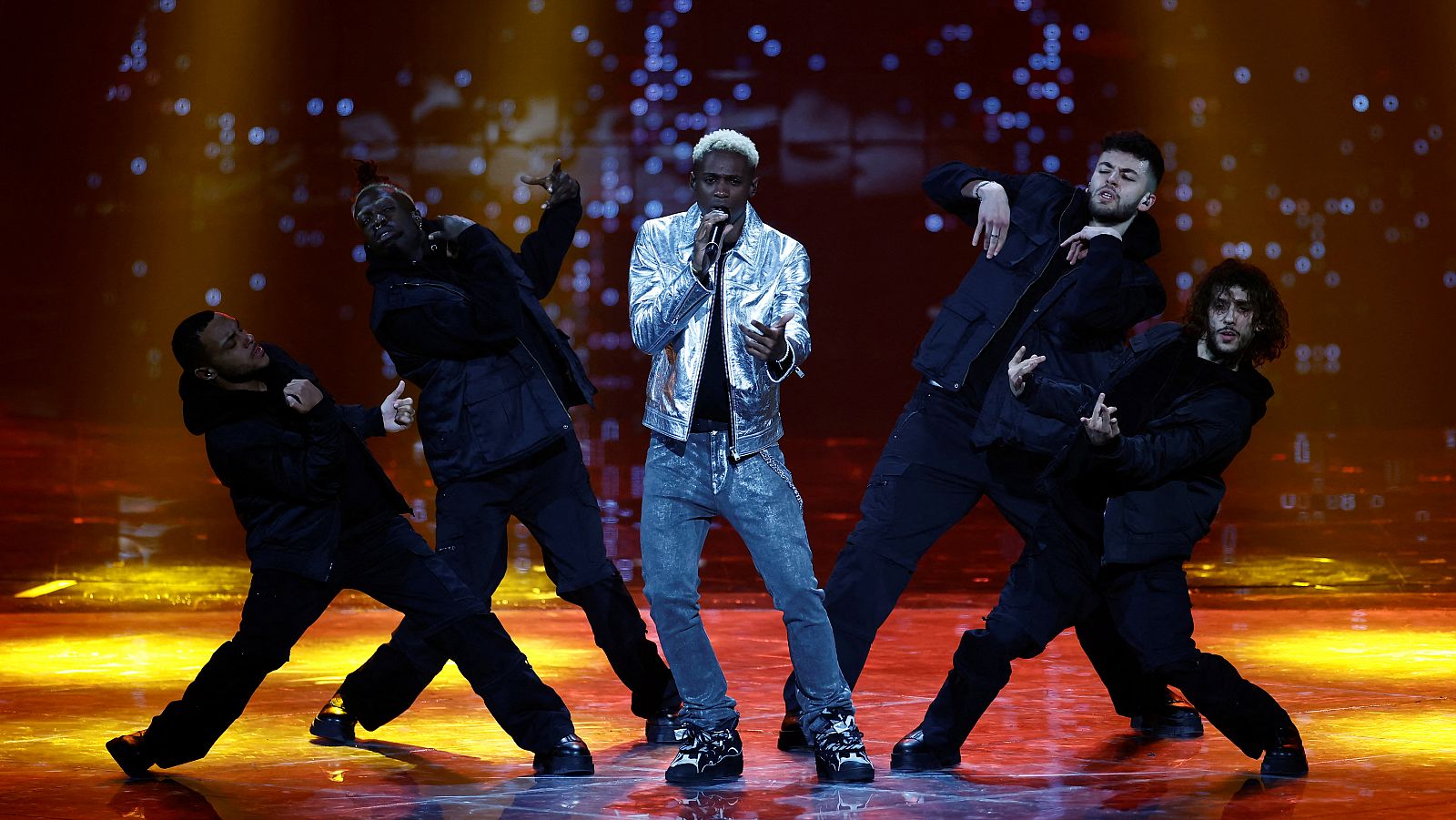 Eurovisión 2022 - Bélgica: Jérémie Makiese canta "Miss You" en la semifinal 2 