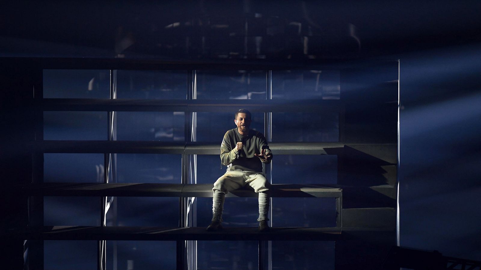 Eurovisión 2022: Azerbaiyán canta "Fade To Black" - Eurovisión | Ver