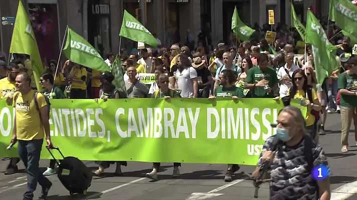 L'Informatiu - La comunitat educativa diu prou