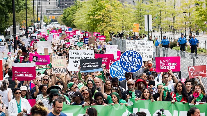 Telediario Fin de Semana - Manifestaciones en varias ciudades de EE.UU. para exigir al Supremo que mantenga el aborto legal