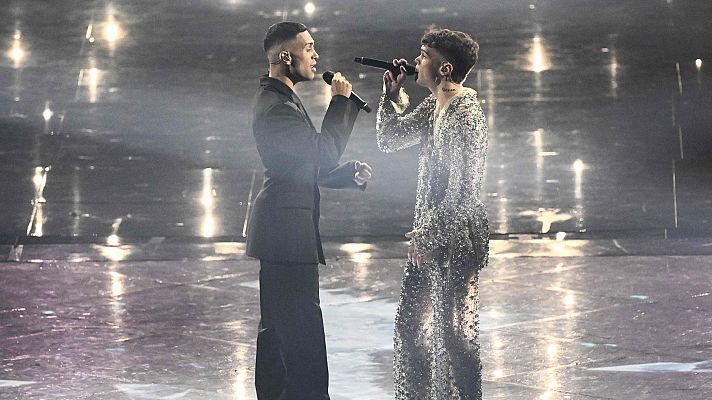 Italia: Mahmood & Blanco canta "Brividi"