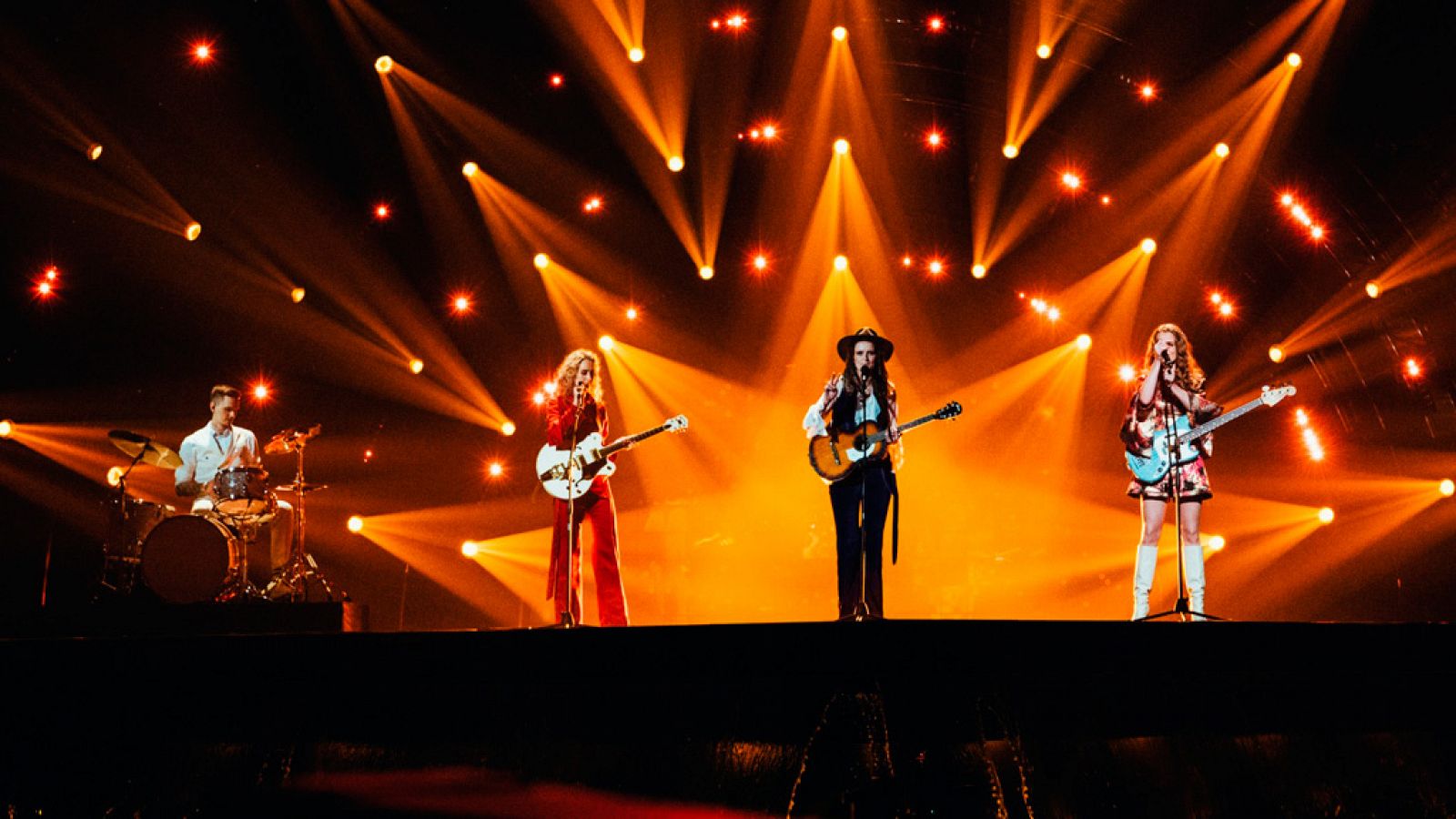 Eurovisión 2022 - Islandia: Systur canta "Með Hækkandi Sól" en la final