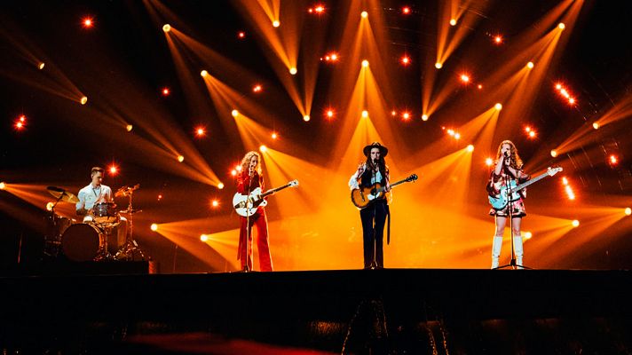 Eurovisión - Islandia: Systur canta "Með Hækkandi Sól"