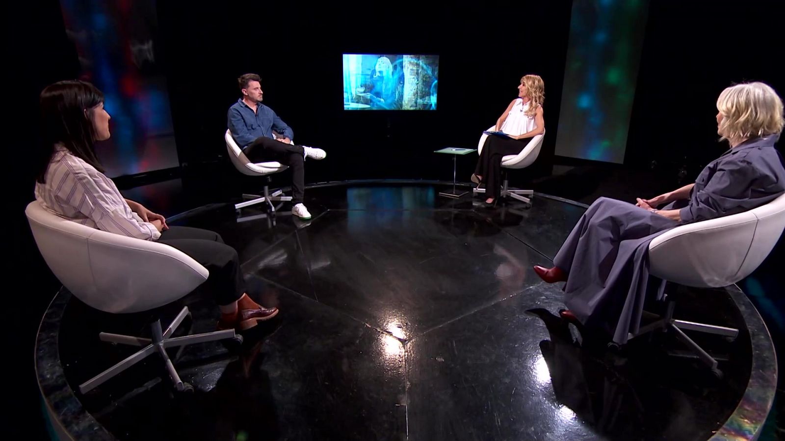 Versión española - La enfermedad del domingo (presentación) - ver ahora