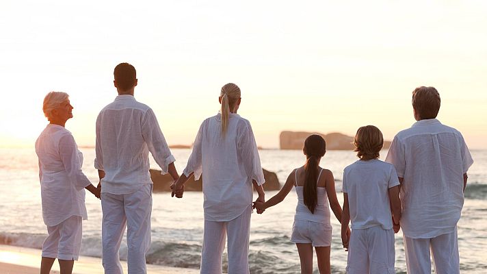 Telediario Fin de Semana - Familias reconstruidas después de un divorcio: un modelo olvidado por el INE