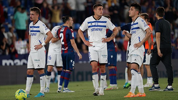 Telediario Fin de Semana - Alavés desciende, El Barça es 2º y el Sevilla va a Champions