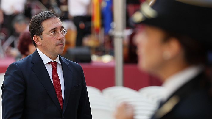 Albares: "No me consta que haya una decisión de vuelta" del rey emérito a España