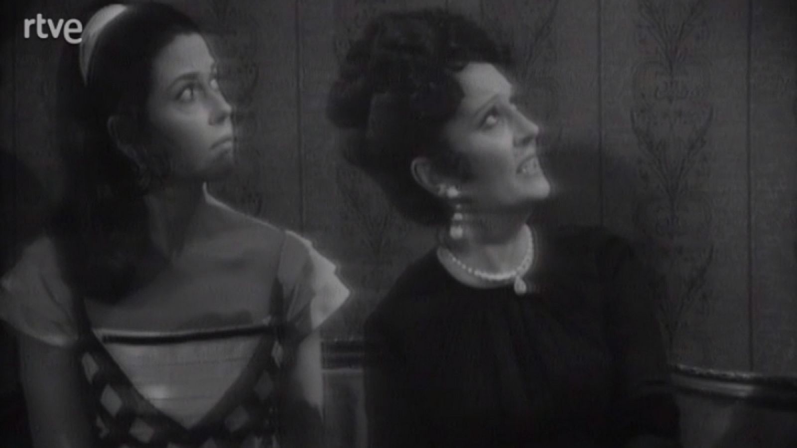 El primer amor de Désirée - Capítulo 1 - El primer amor de Desirée | Ver