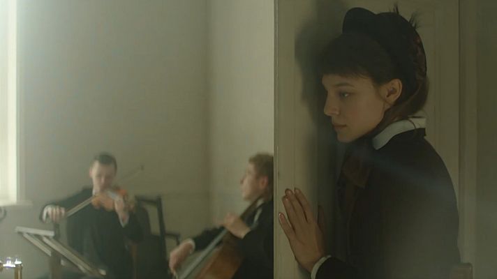 Telediario 1 - El Festival de Cannes estrena película rusa: 'La mujer de Tchaikovsky'