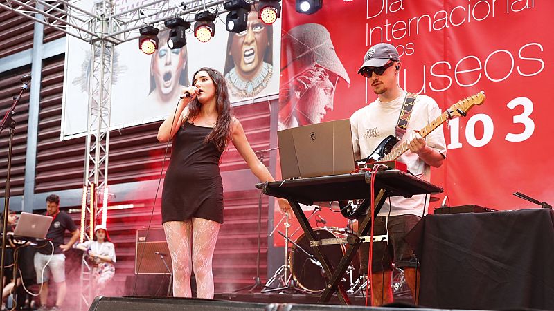 V�DEO: La Paloma, Judeline y Aiko el grupo 