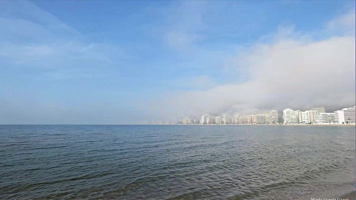 Nubosidad de evolución en el interior del norte y el este que podría dejar algunos chubascos y tormentas en áreas montañosas