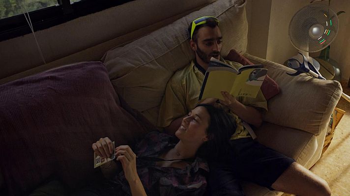 Concurso Iberoamericano de Cortometrajes Versión Española / SGAE - Está amaneciendo (corto)