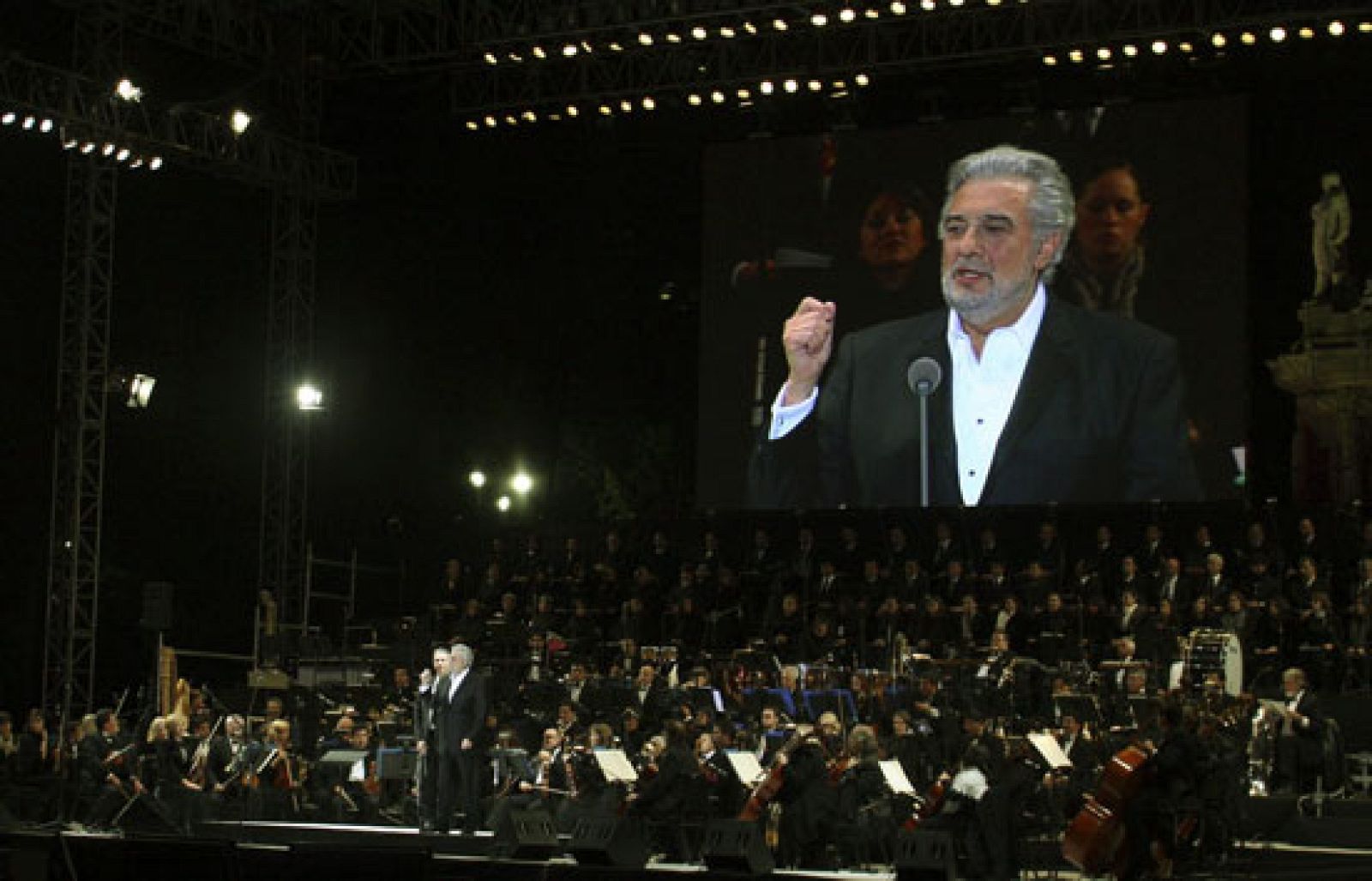 Más de 200.000 personas disfrutan de la voz de Plácido Domingo en México | Ver