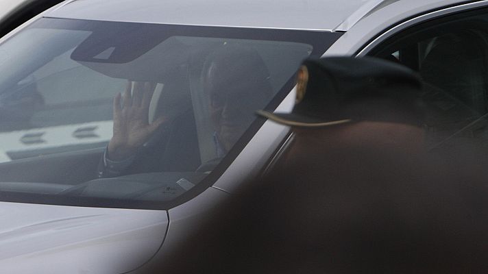 Especiales informativos - Juan Carlos I vuelve a España tras dos años en Abu Dabi
