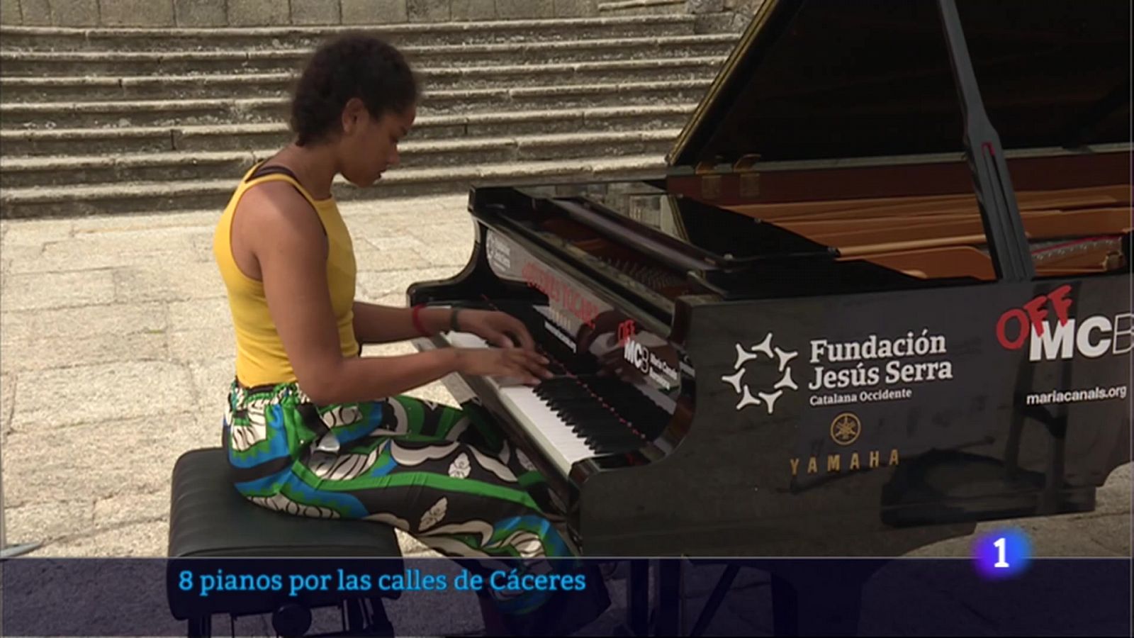 Ocho pianos por las calles de Cáceres