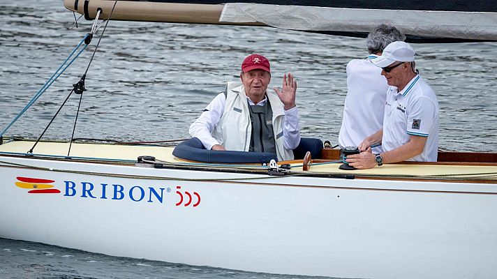 Juan Carlos I, a la salida de la casa de Pedro Campos en Sanxenxo: "Me encuentro muy bien"