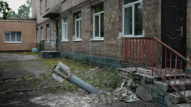 Rusia continúa con su ofensiva en Lugansk tras tomar Mariúpol por completo