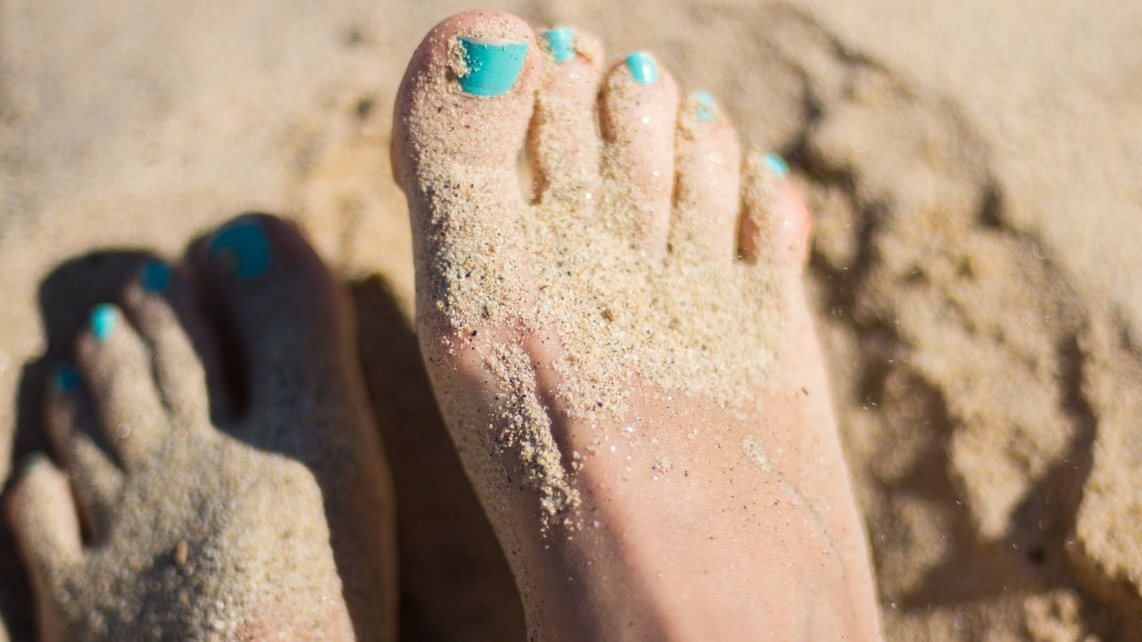 Estos son los colores de moda para las uñas este verano 2022