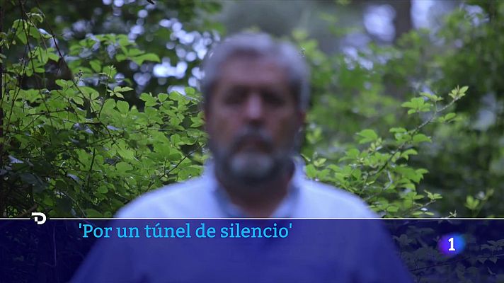 Telediario 1 - El filólogo y traductor Arturo Muñoz publica su primera novela: 'Por un túnel de silencio'