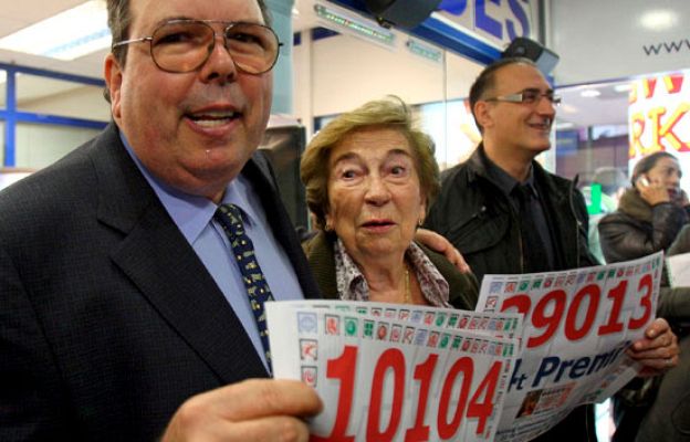 Lotería de Navidad - Venden el 29.013 y el 10.104
