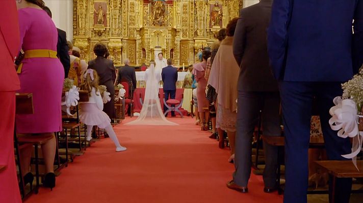 Telediario 2 - Cae la celebración de bautizos, bodas y comuniones en España