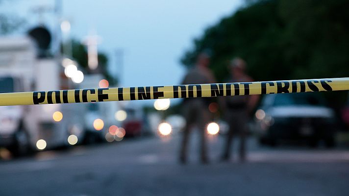 Telediario 1 - La nueva matanza en Estados Unidos vuelve a reabrir el debate sobre la necesaria regulación de las armas en el país estadounidense