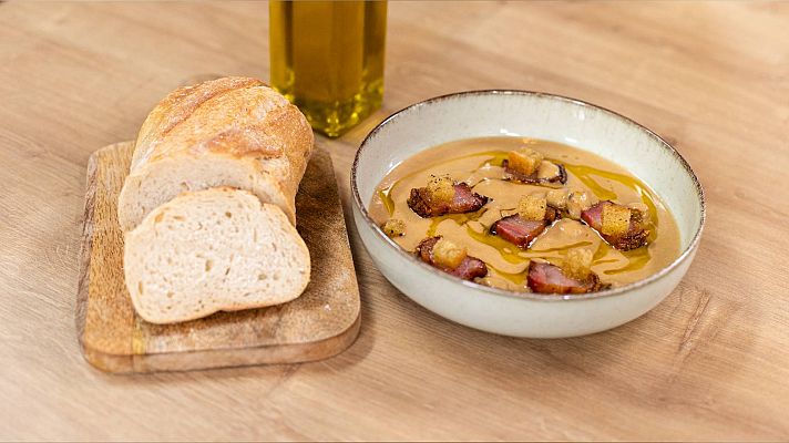 Menudos Torres - Receta de crema de cebolla y torreznos