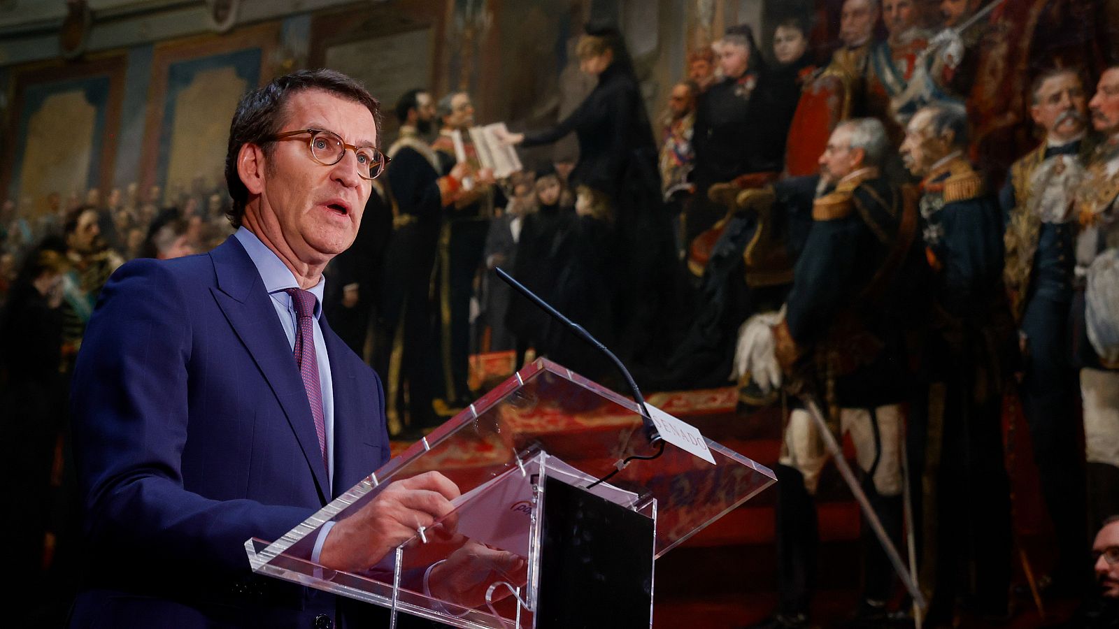 Feijóo acusa a Sánchez de validar una ilegalidad con el pacto lingüístico en Cataluña