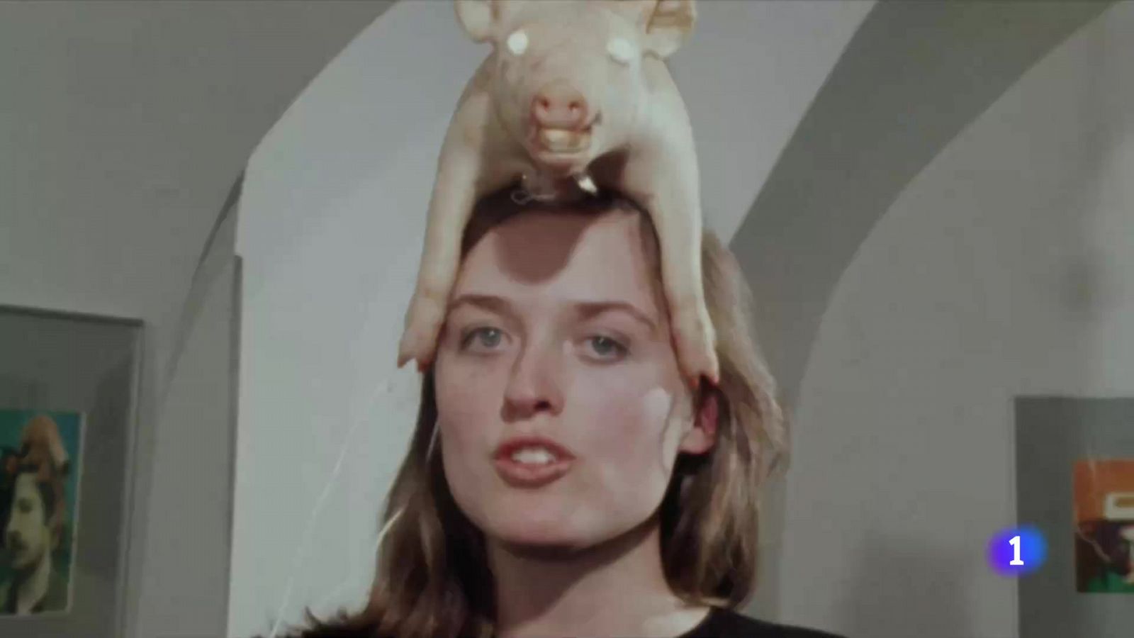 Familiares y amigos despiden a Ouka Leele, la fotógrafa de la 'Movida Madrileña' | Ver