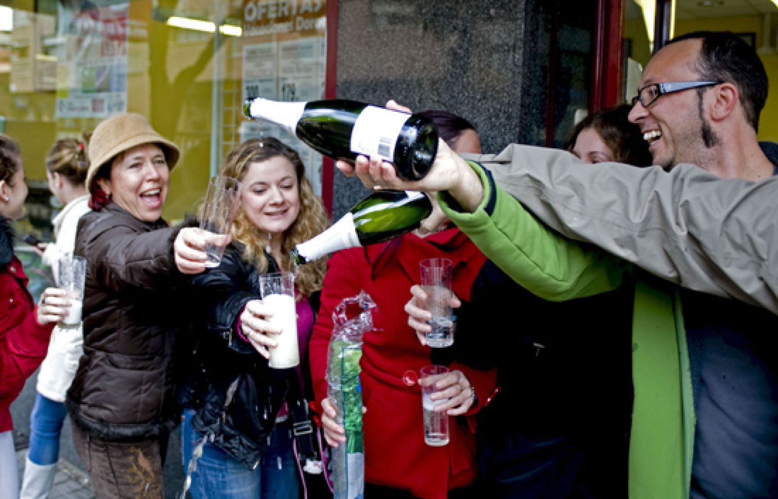 Como muchos de sus compañeros de trabajo, decenas de empleados de la sede central de Grupo Marsans tenían el número mágico.