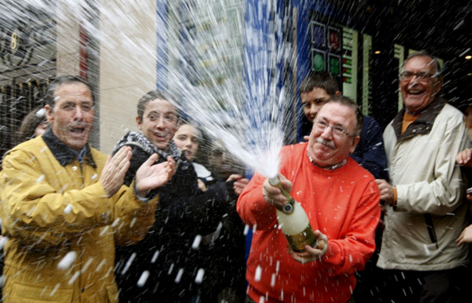 Los quintos premios llegan a todos los rincones de España | RTVE