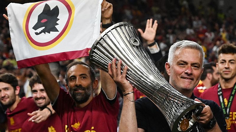 La Roma de Mourinho levanta la primera Conference League