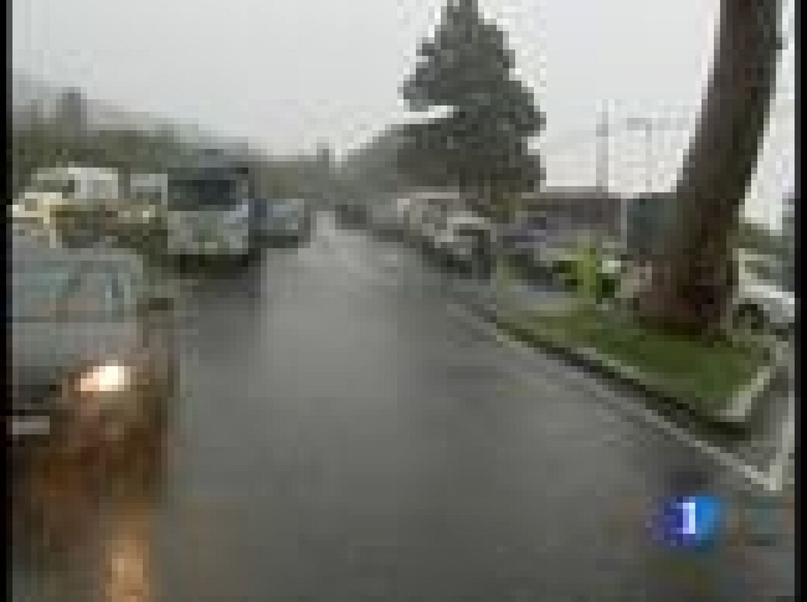 En Canarias hoy sigue lloviendo con intensidad y las inundaciones han arrasado la parte oeste de la isla de Gran Canaria. 