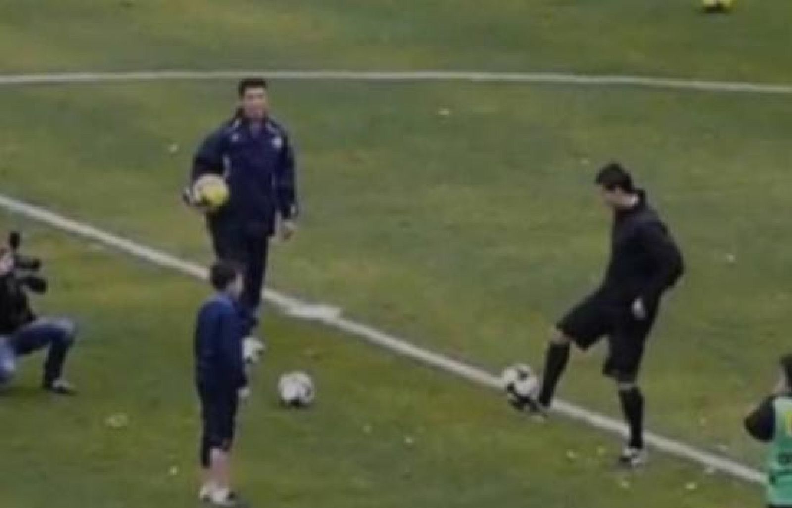 'Menudo' rival para Cristiano | Ver