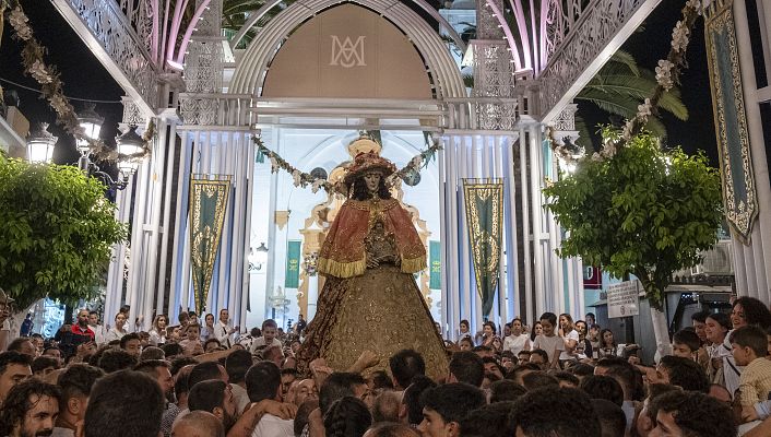 Telediario Fin de Semana - La Virgen del Rocío regresa a su santuario tras el parón de la pandemia