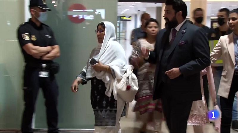 La mare de les noies assassinades al Pakistan aterra al Prat