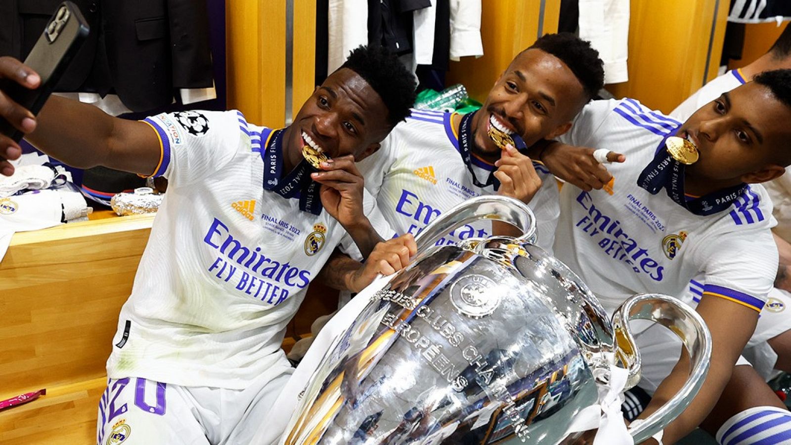 Celebración del Real Madrid en el vestuario