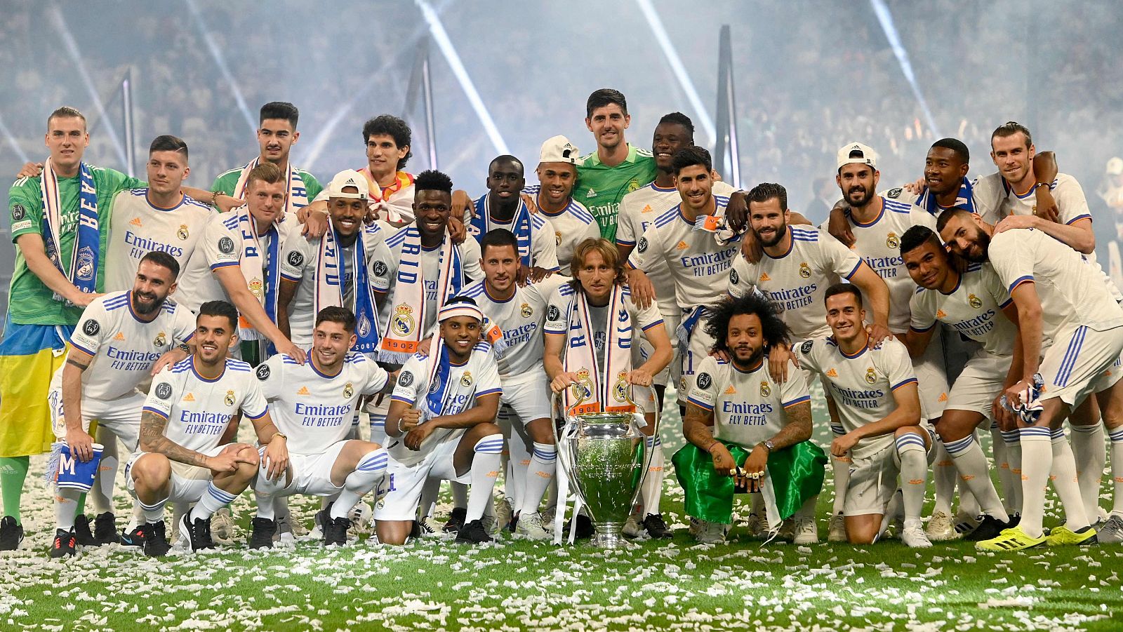 El Real Madrid celebra la 14ª con la afición