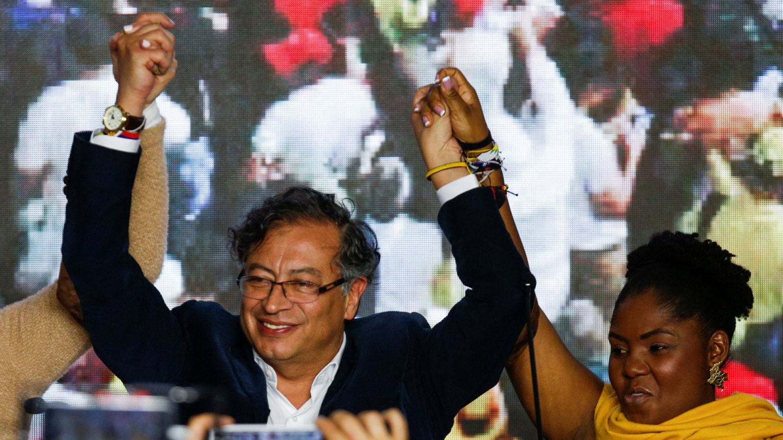 Petro y Hernández pasan a la segunda vuelta de las elecciones en Colombia