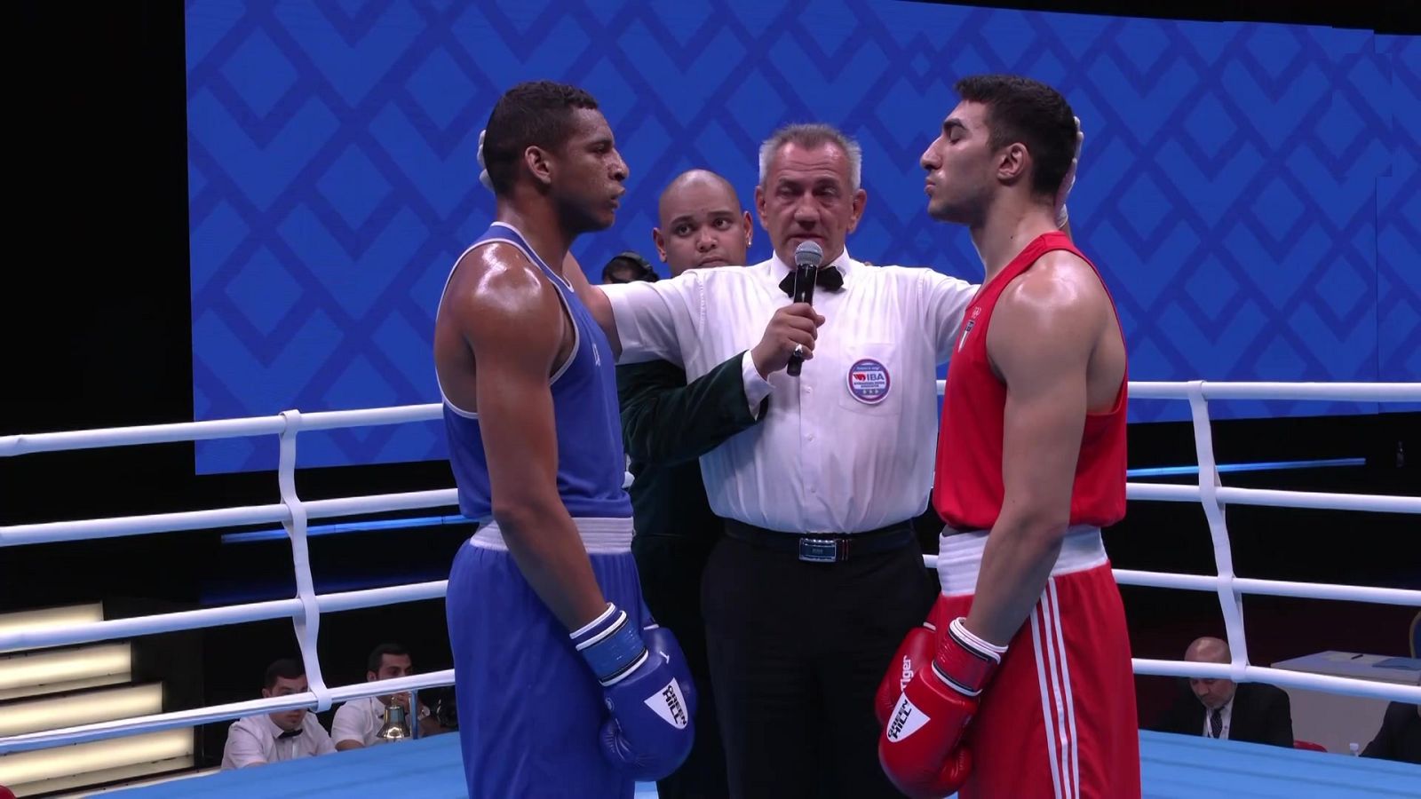 Boxeo - Campeonato de Europa Absoluto Masculino. Final 92 Kg. A. Mouhiidine - E. Reyes, y +92 Kg. A. Ghadfa - N. Tiafack - ver ahora