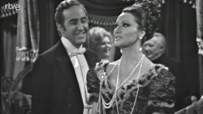 Estudio 1 - Una mujer sin importancia