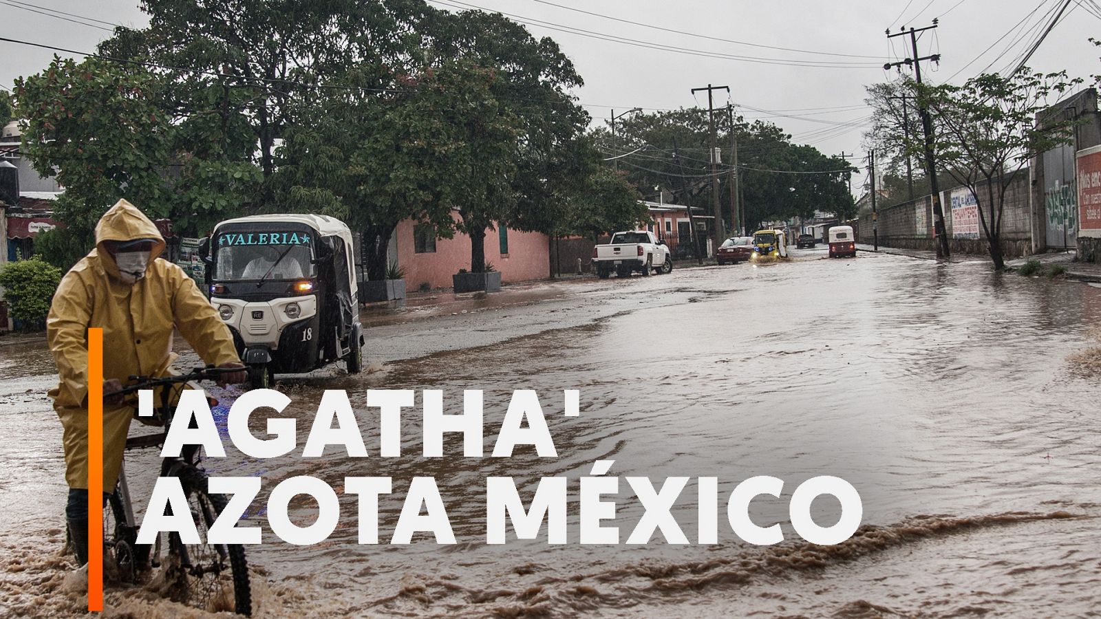 El huracán Agatha llega a la costa del sur de México